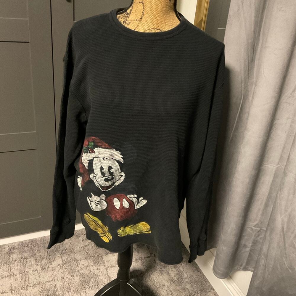 Disneyland long sleeve crewneck, thermal size, large Christmas, Micke distressed